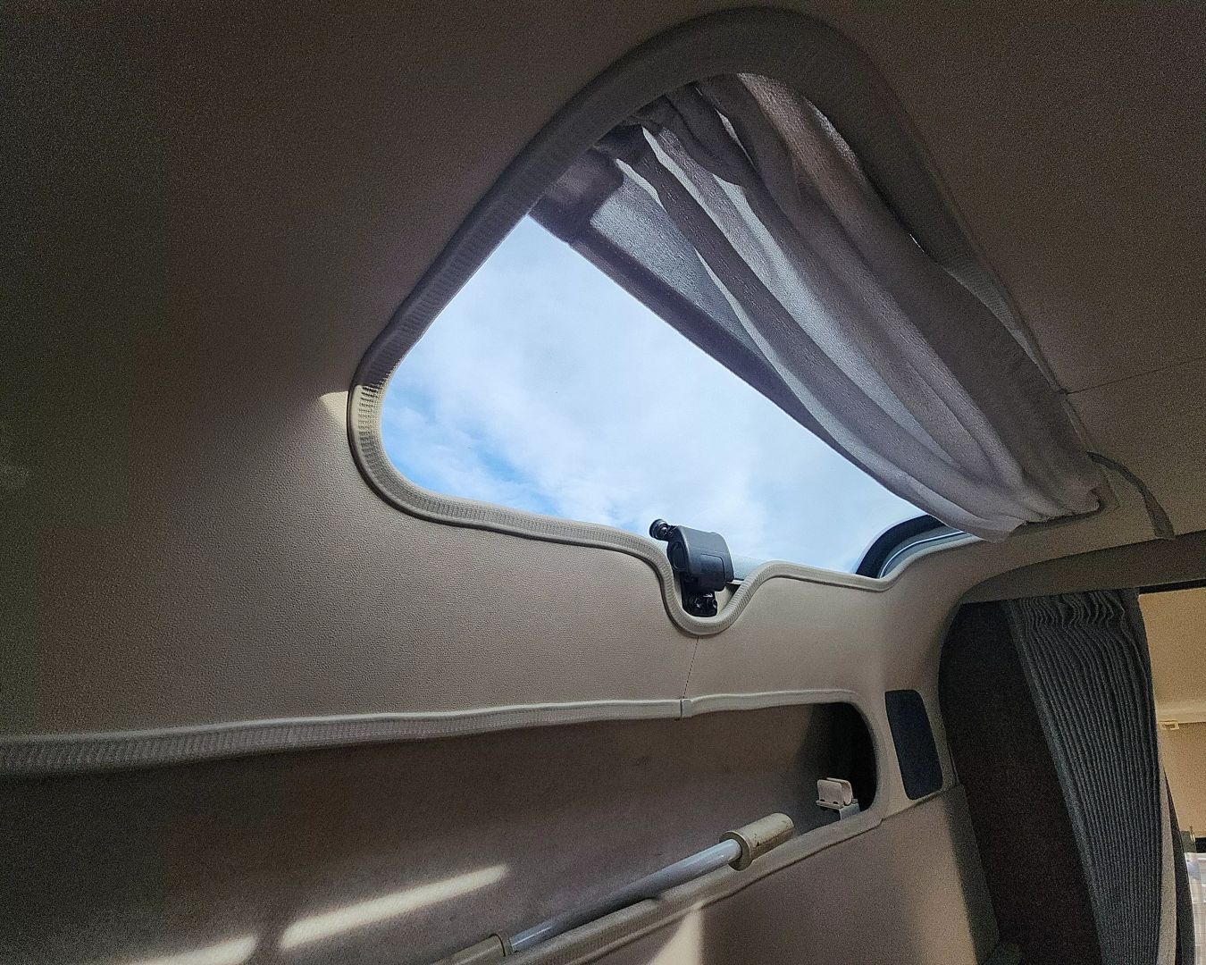 1998-toyota-hiace-camper-for-sale-35
