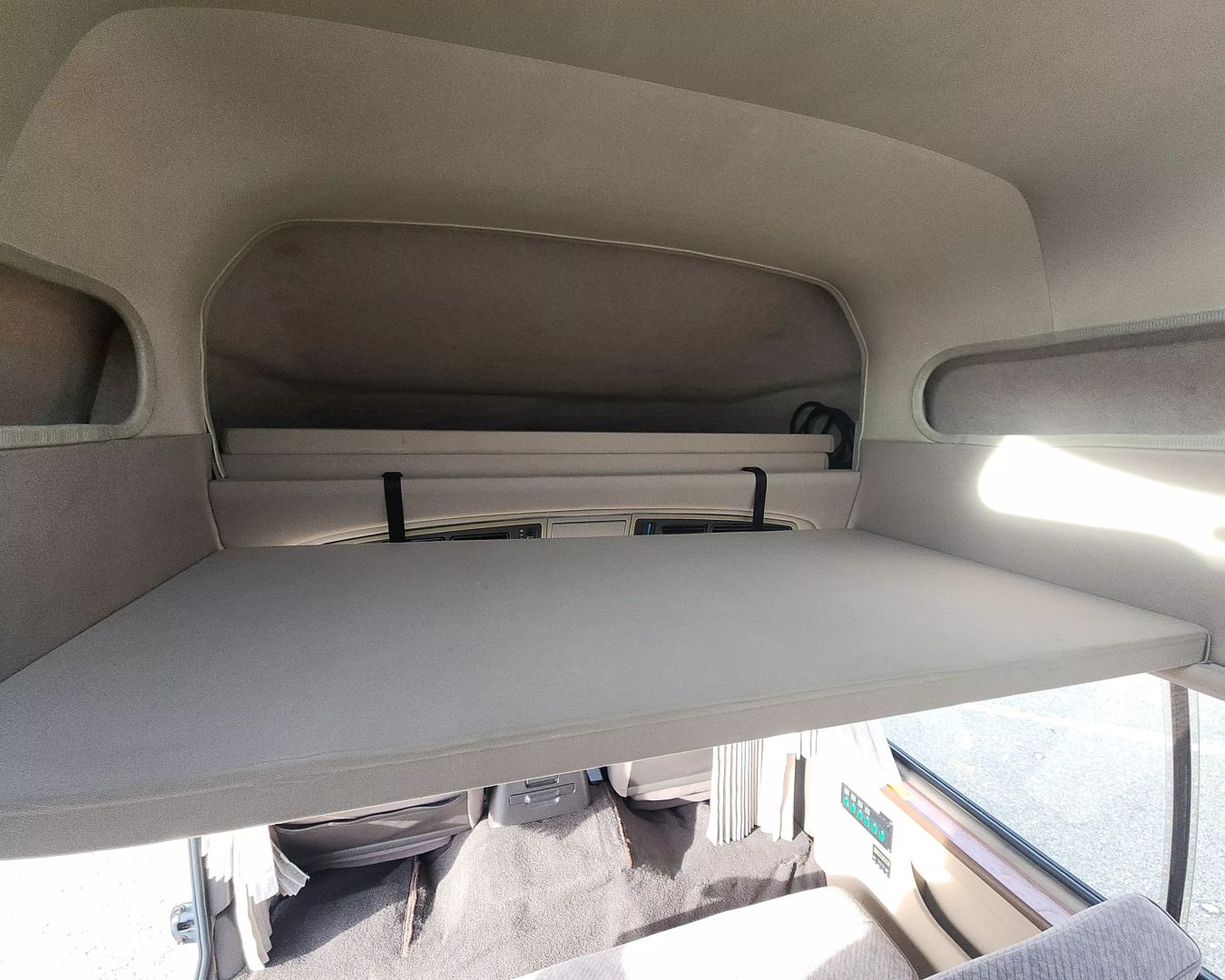 1998-toyota-hiace-camper-for-sale-37