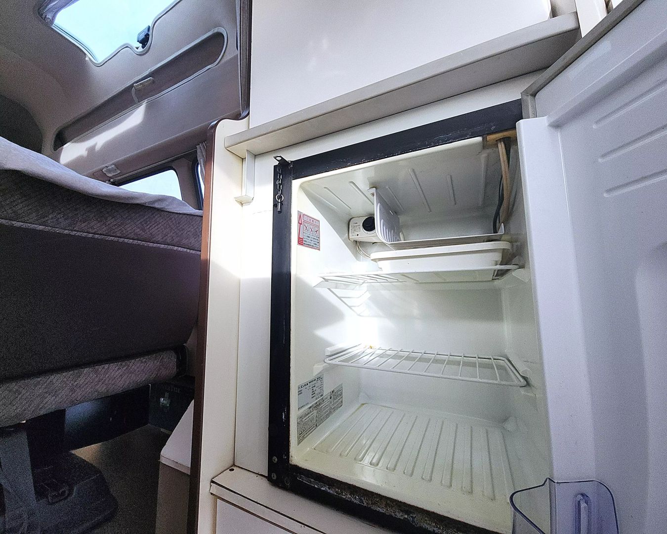 1998-toyota-hiace-camper-for-sale-38