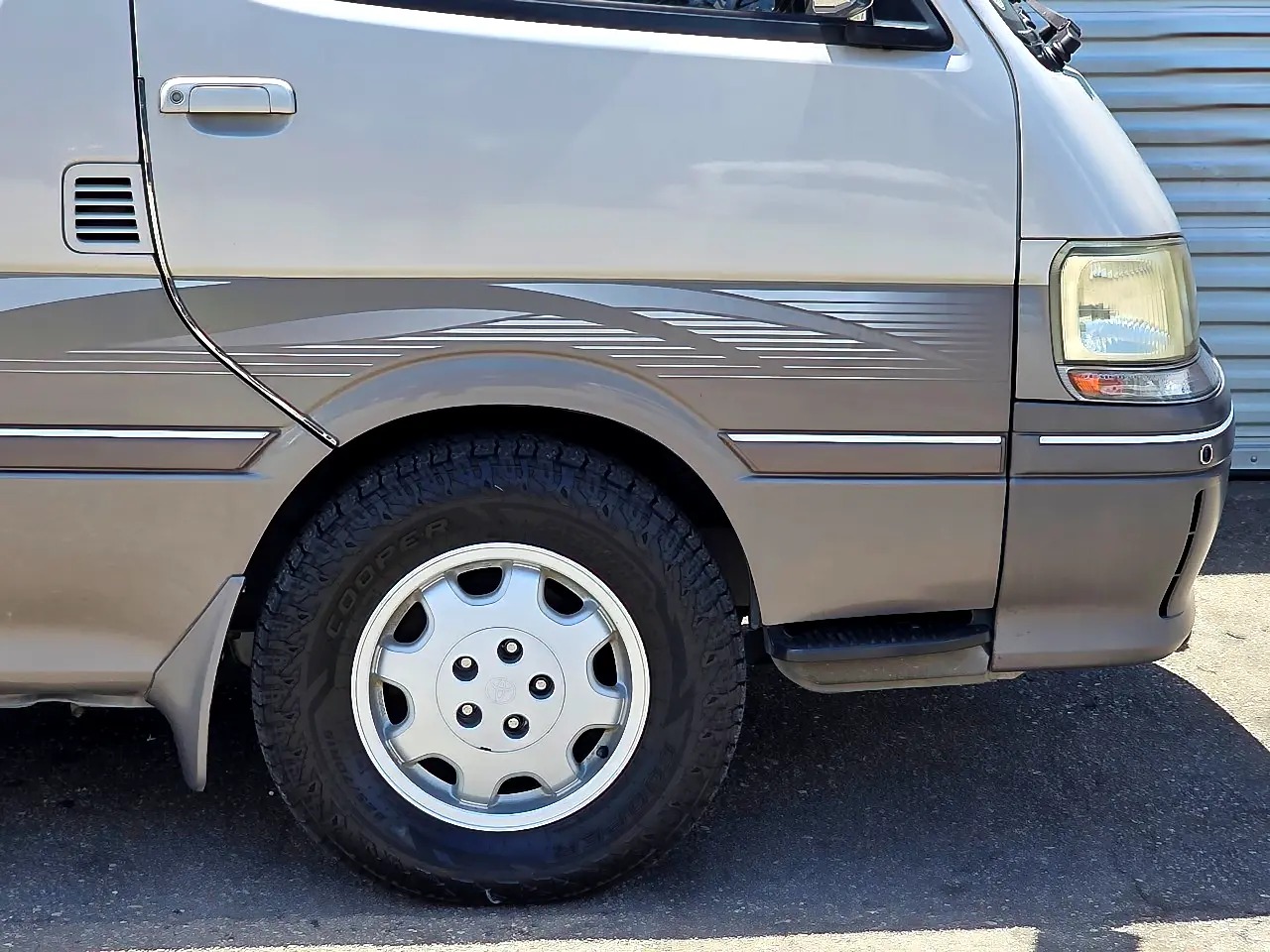 1998-toyota-hiace-super-custom-limited (7)