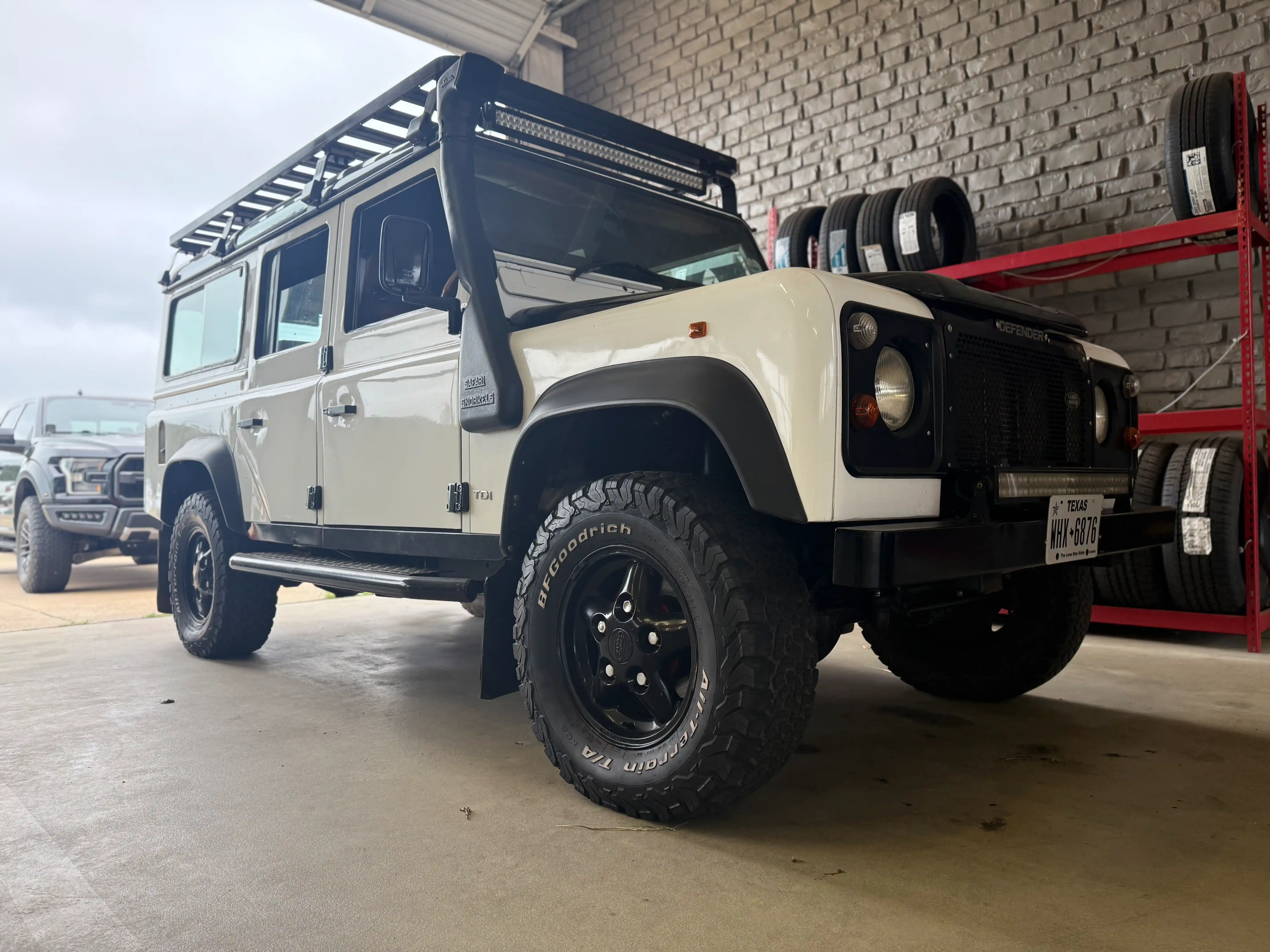 1999-land-rover-defender-300tdi-for-sale-08