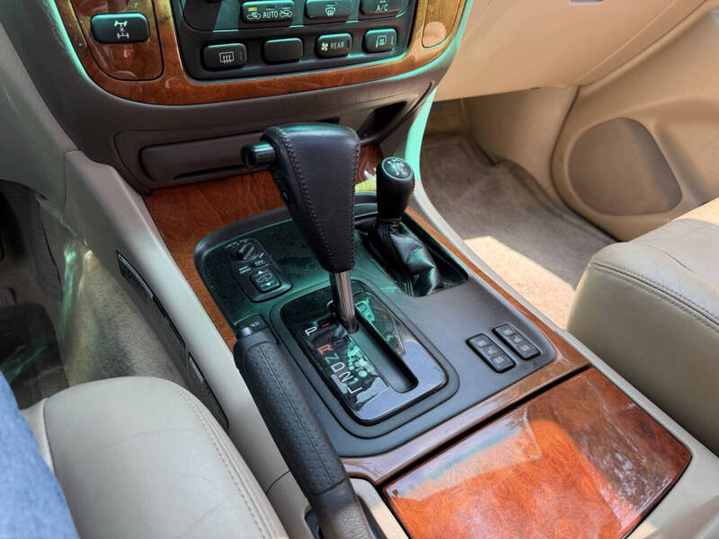 1999-lexus-lx-470-base-awd-4dr-suv (24)