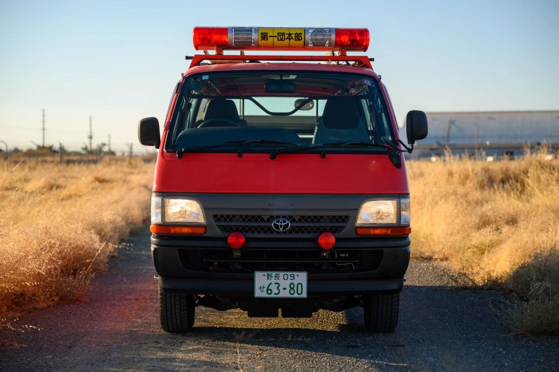 1999-toyota-hiace-fire-van (100)