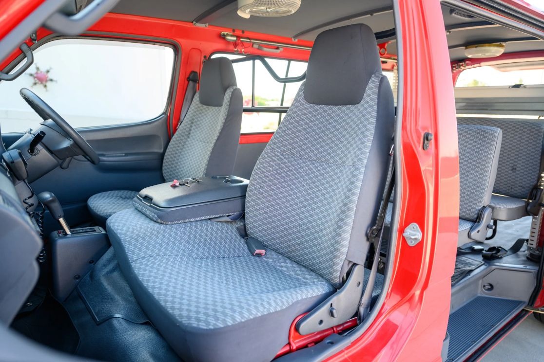 1999-toyota-hiace-fire-van (107)