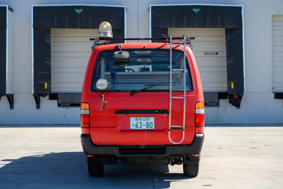 1999-toyota-hiace-fire-van (108)