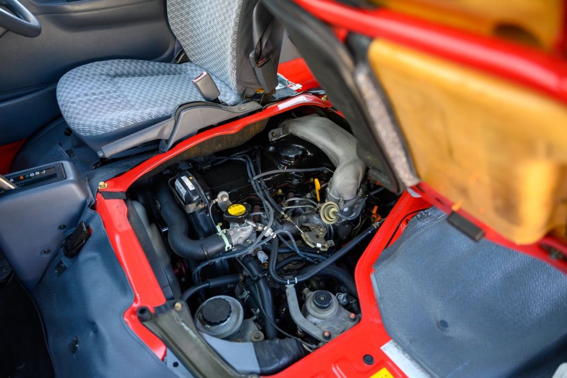 1999-toyota-hiace-fire-van (111)