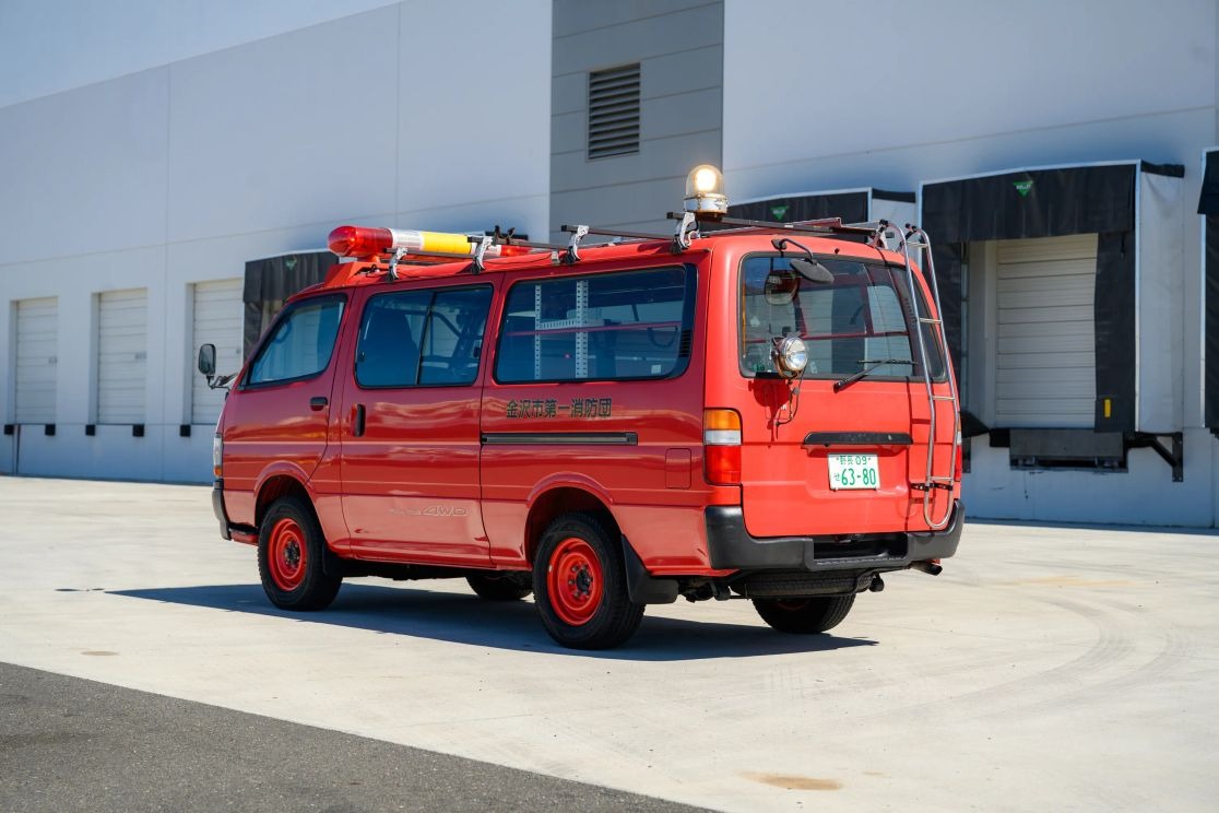 1999-toyota-hiace-fire-van (114)
