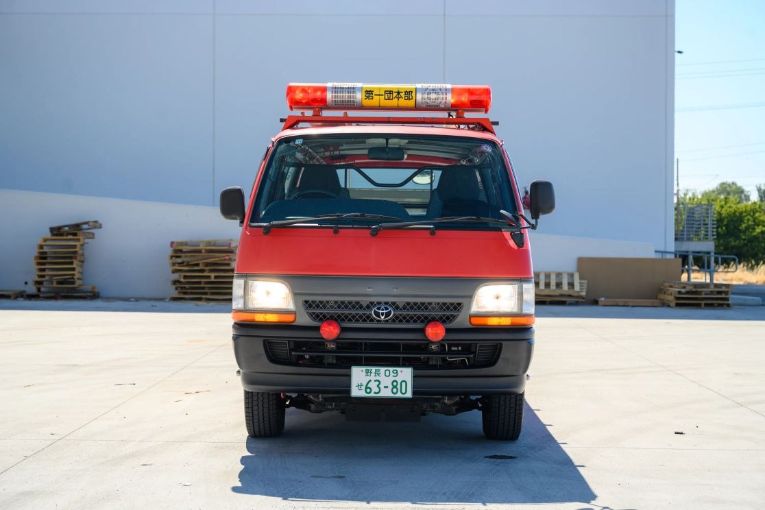1999-toyota-hiace-fire-van (115)