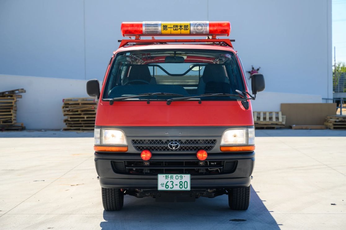 1999-toyota-hiace-fire-van (117)