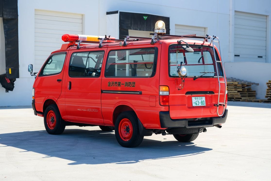 1999-toyota-hiace-fire-van (118)