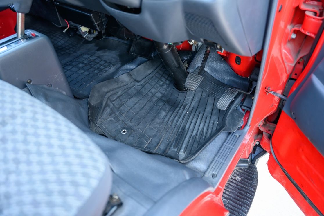 1999-toyota-hiace-fire-van (12)