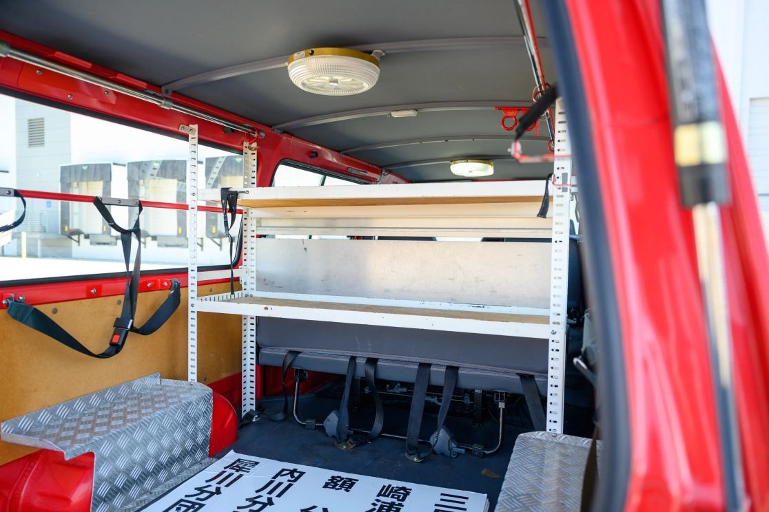 1999-toyota-hiace-fire-van (122)