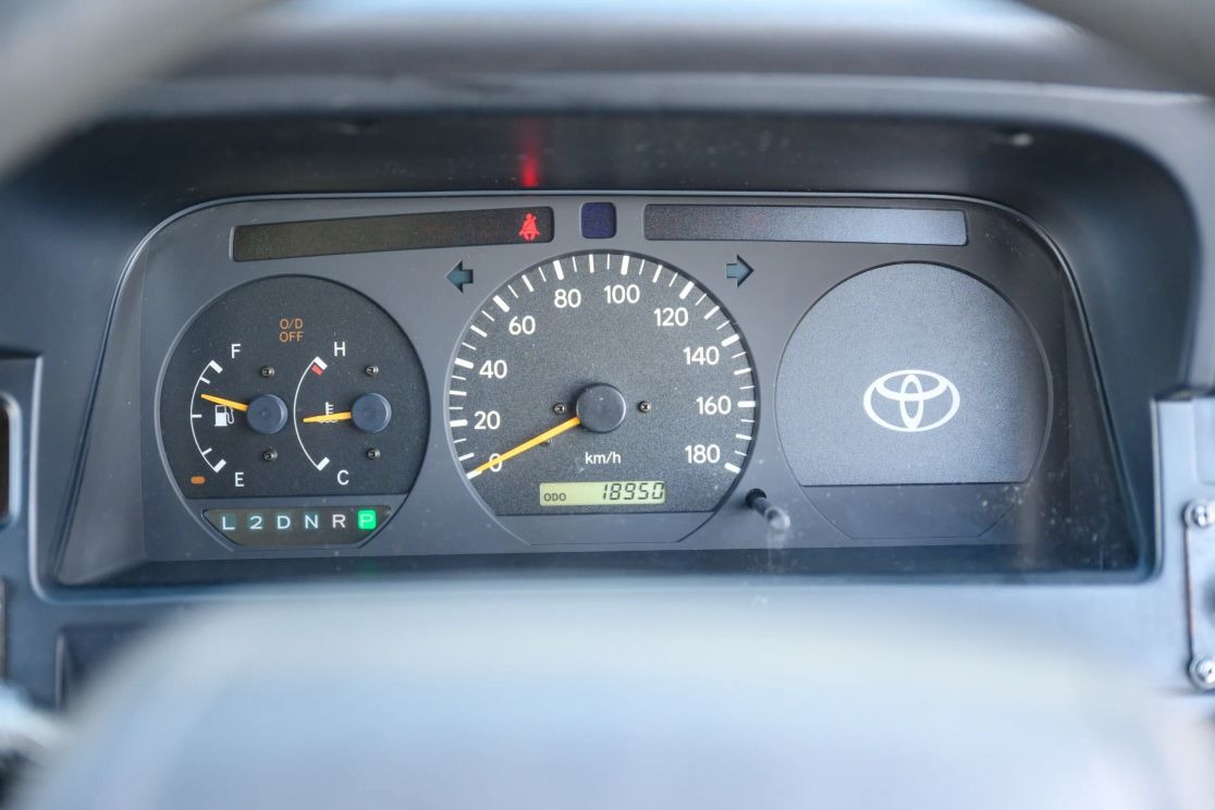 1999-toyota-hiace-fire-van (130)