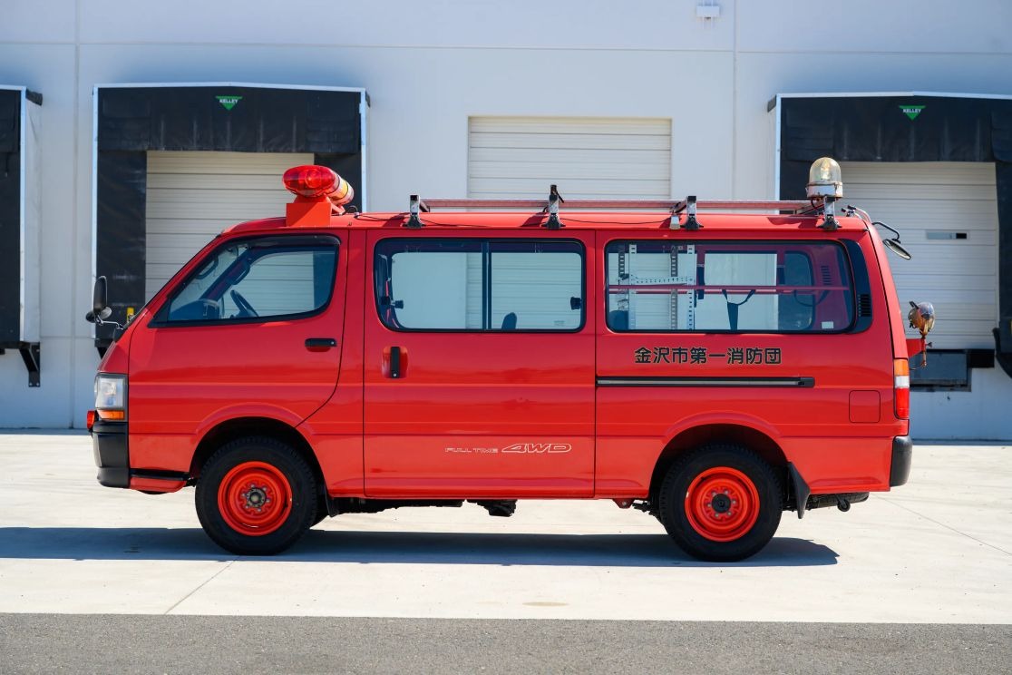 1999-toyota-hiace-fire-van (136)