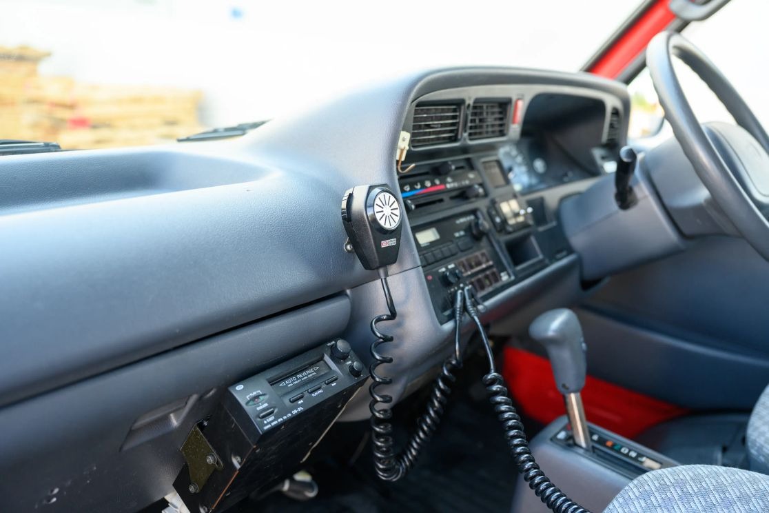 1999-toyota-hiace-fire-van (19)