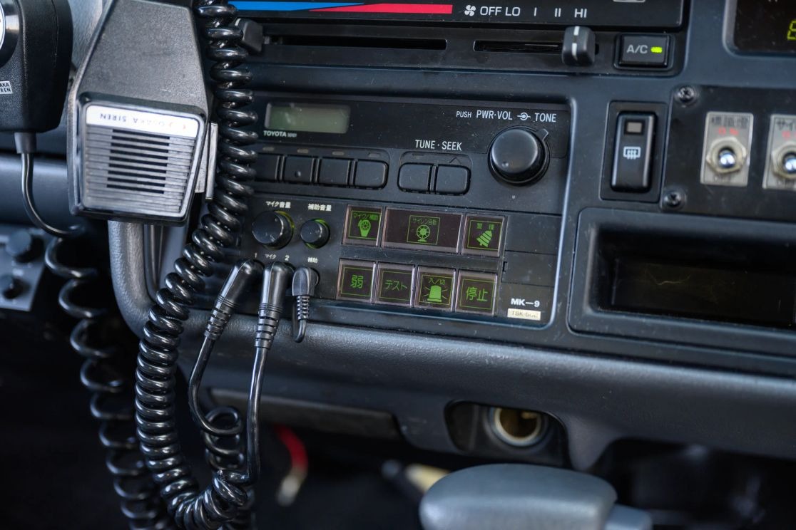 1999-toyota-hiace-fire-van (2)