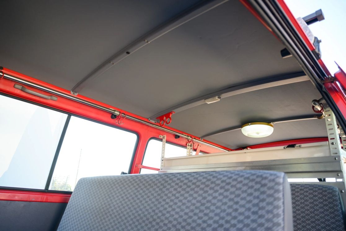 1999-toyota-hiace-fire-van (26)