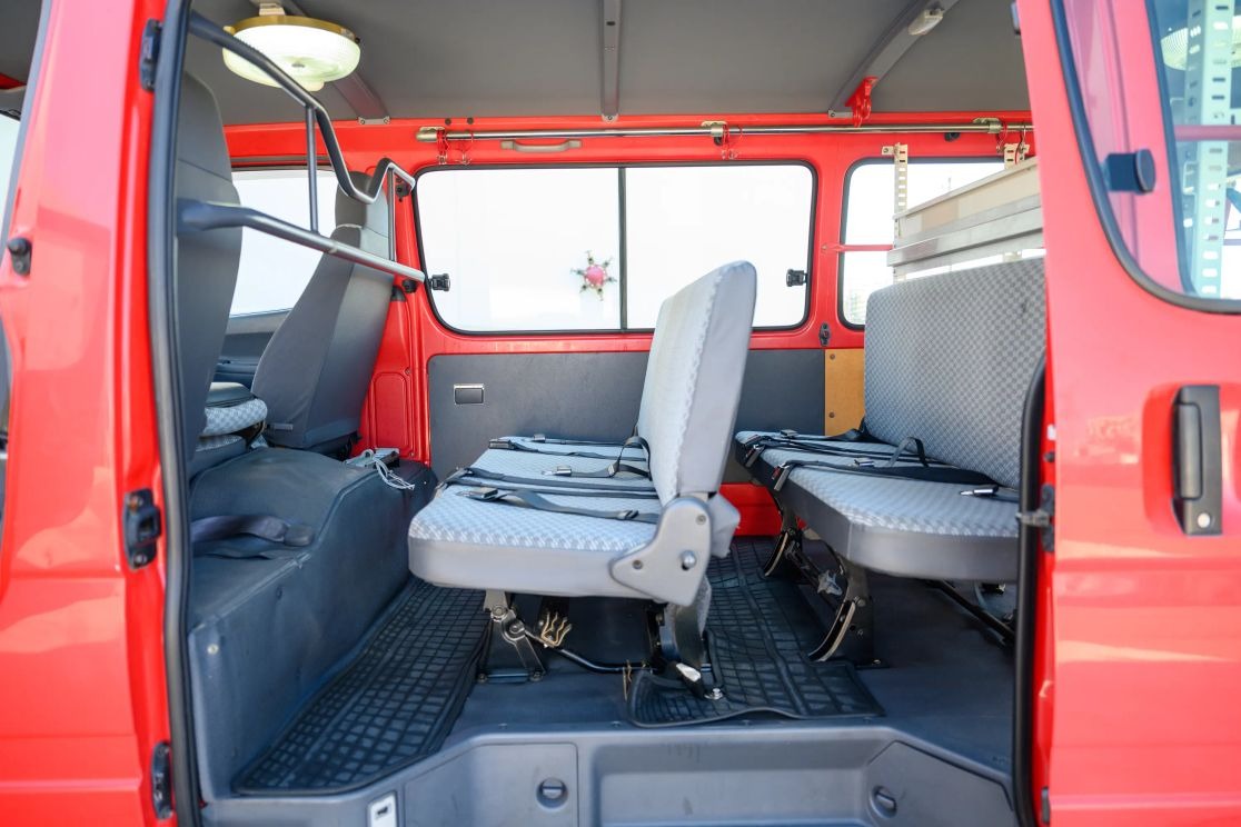 1999-toyota-hiace-fire-van (27)
