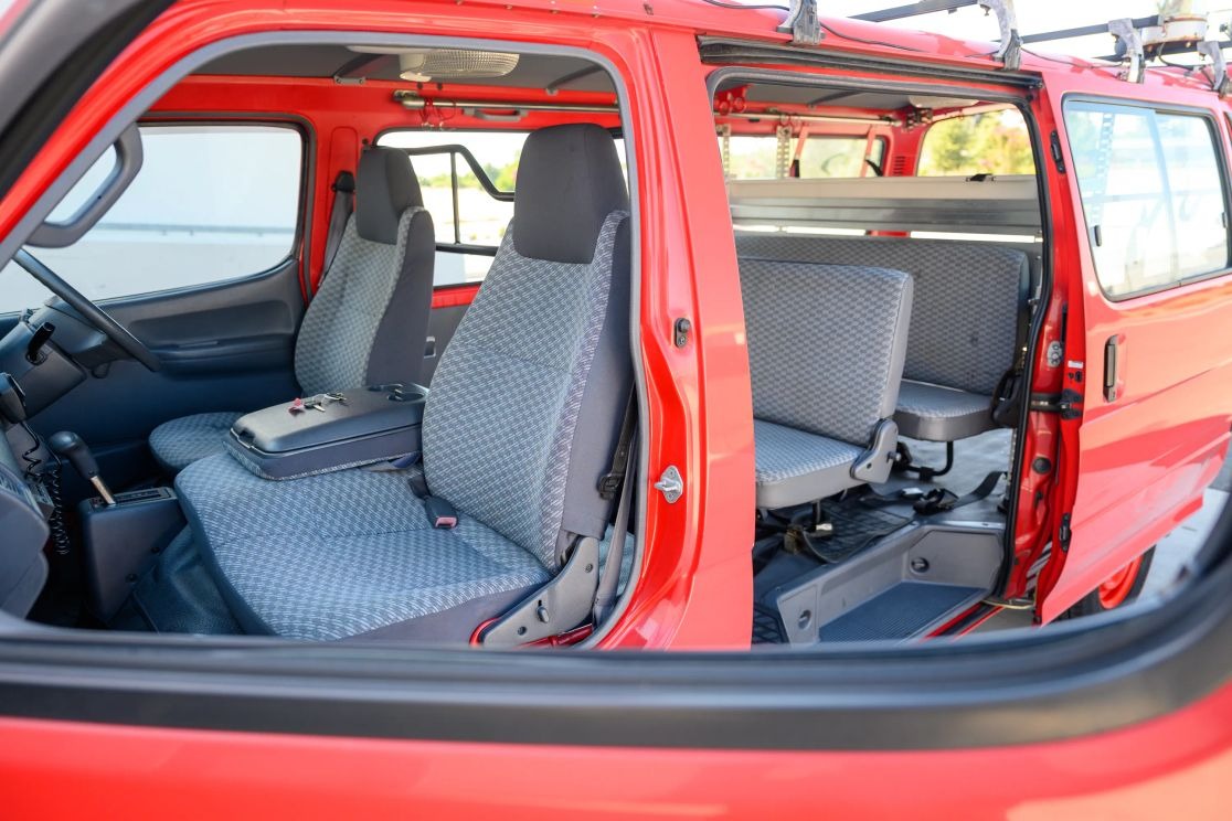 1999-toyota-hiace-fire-van (35)