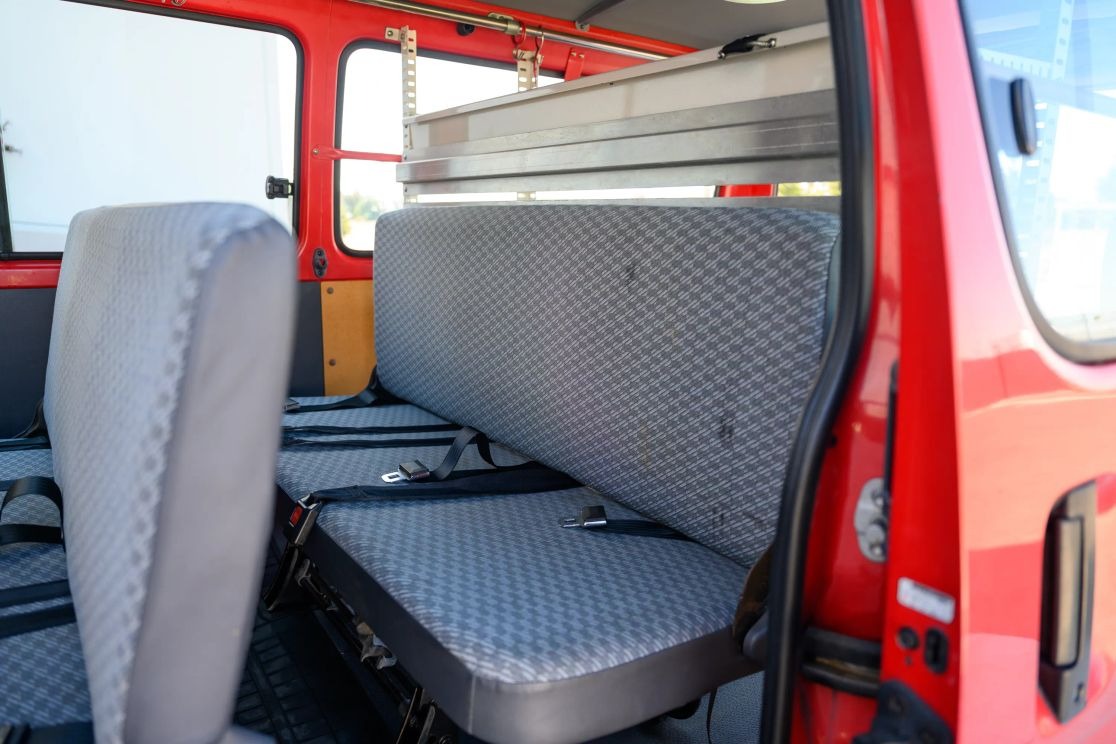 1999-toyota-hiace-fire-van (38)