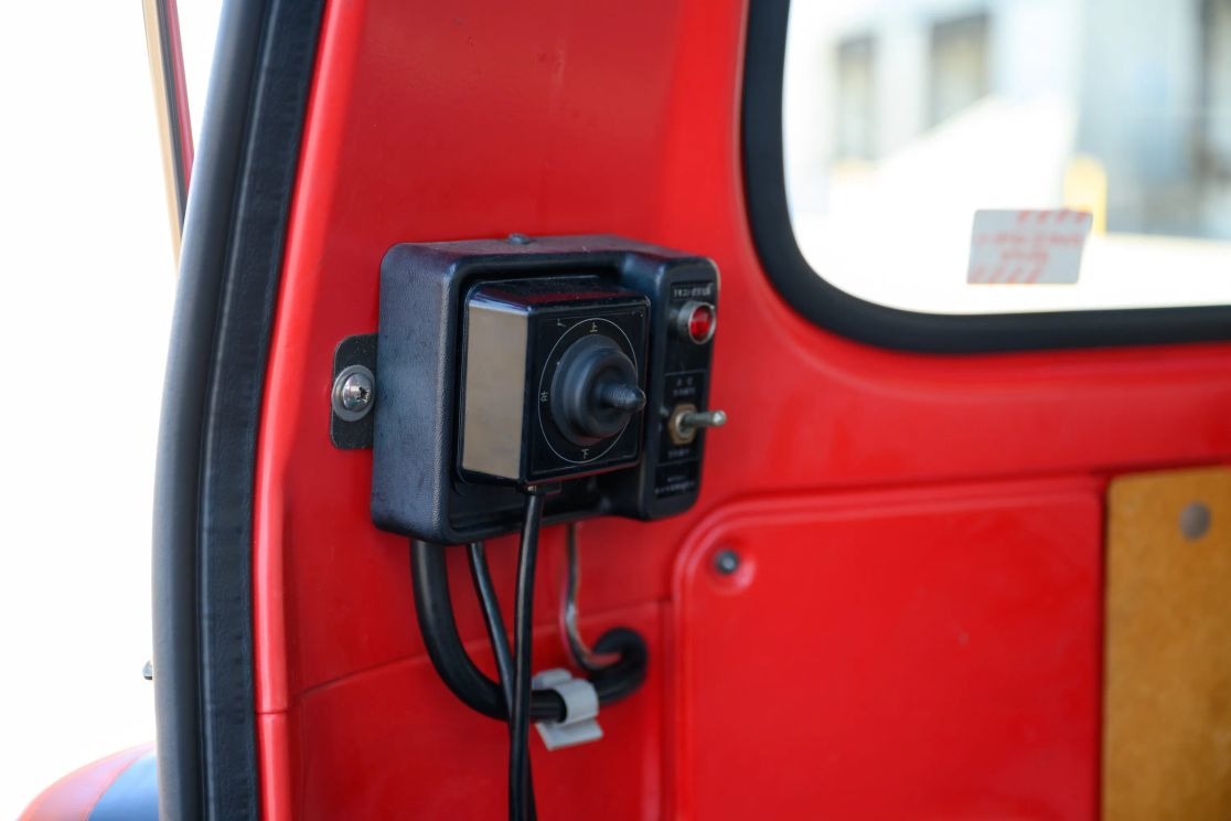 1999-toyota-hiace-fire-van (41)