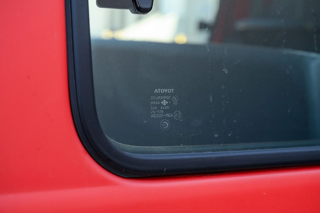 1999-toyota-hiace-fire-van (54)