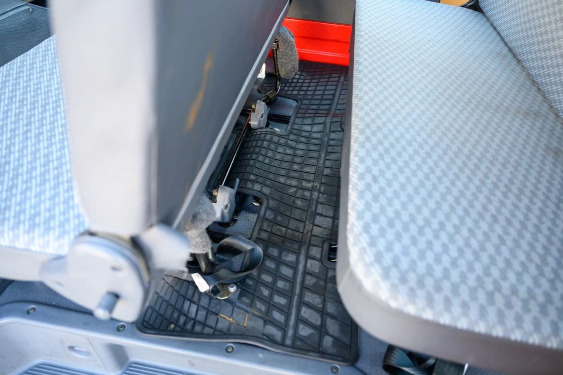 1999-toyota-hiace-fire-van (8)