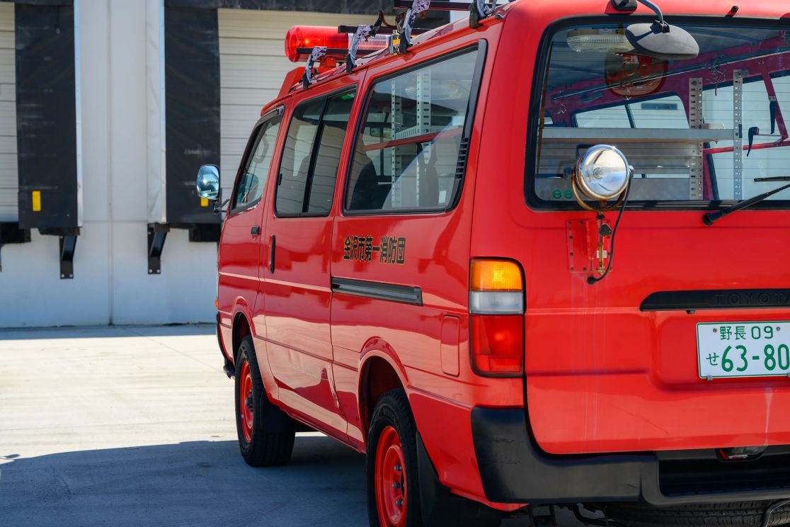 1999-toyota-hiace-fire-van (84)