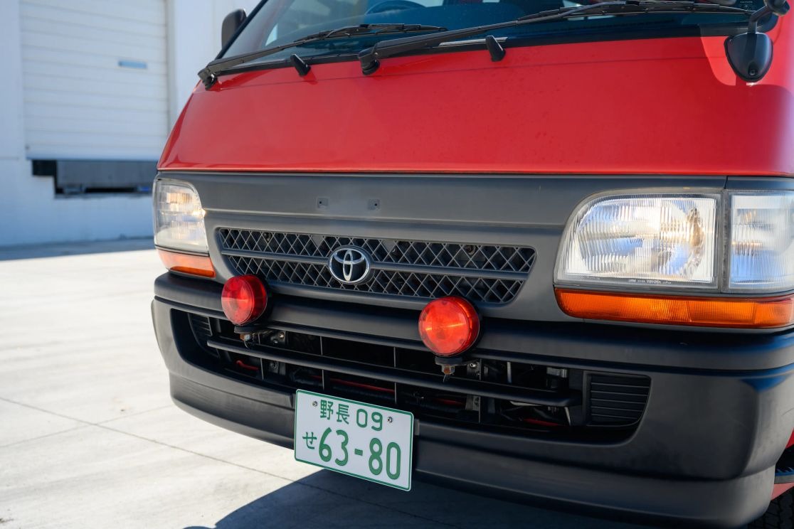 1999-toyota-hiace-fire-van (85)