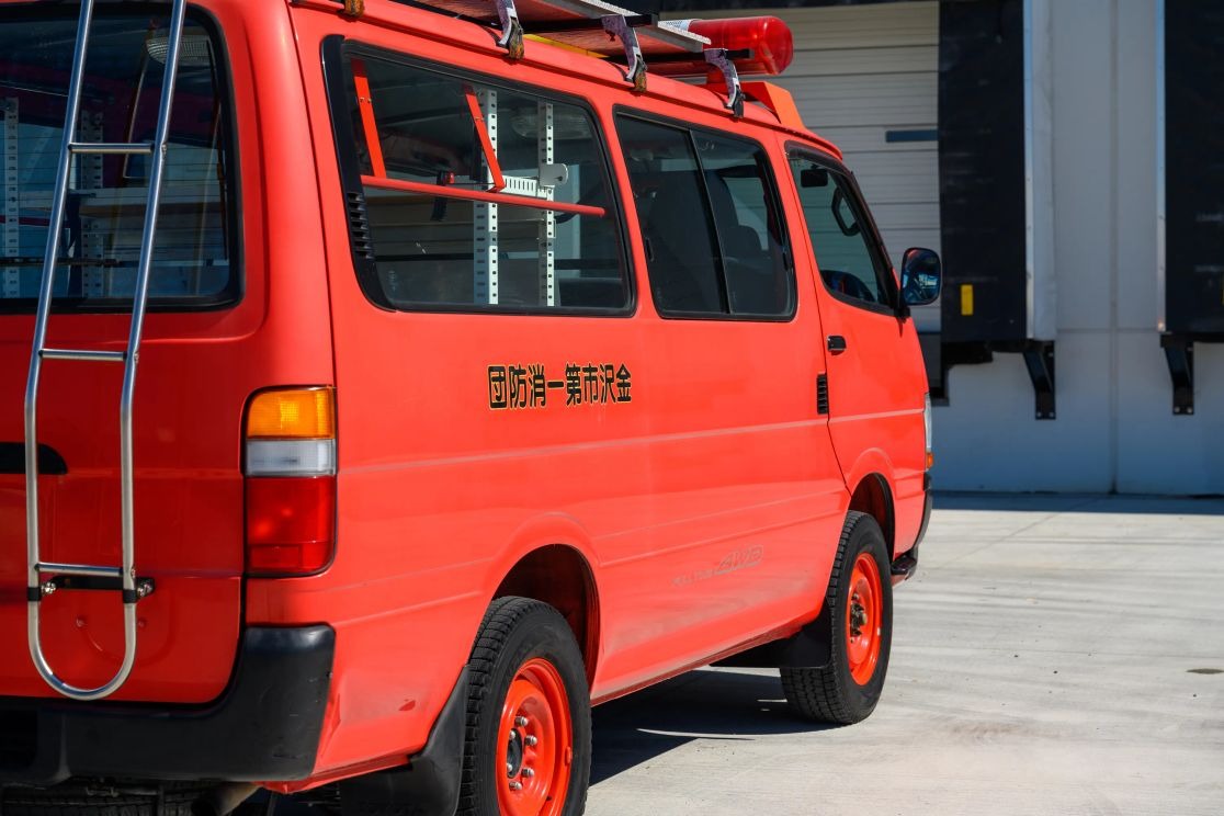 1999-toyota-hiace-fire-van (89)