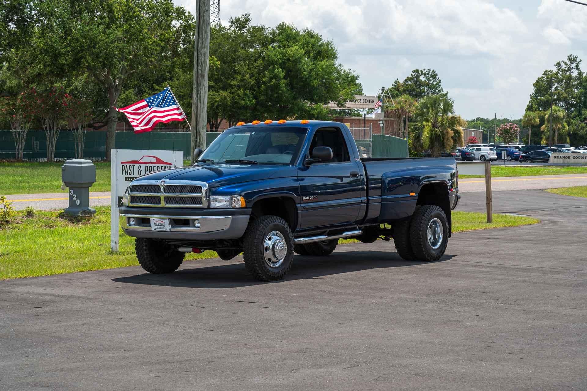 2000-dodge-ram-3500-slt-dually-for-sale-01