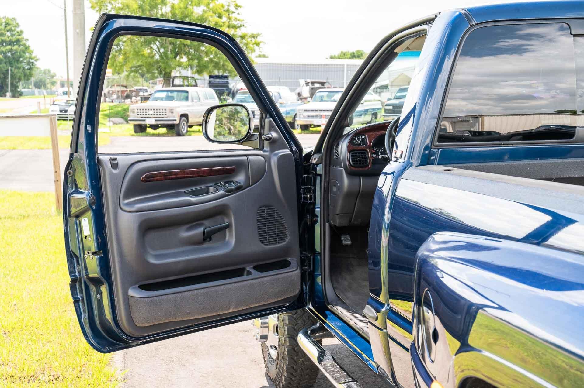 2000-dodge-ram-3500-slt-dually-for-sale-26