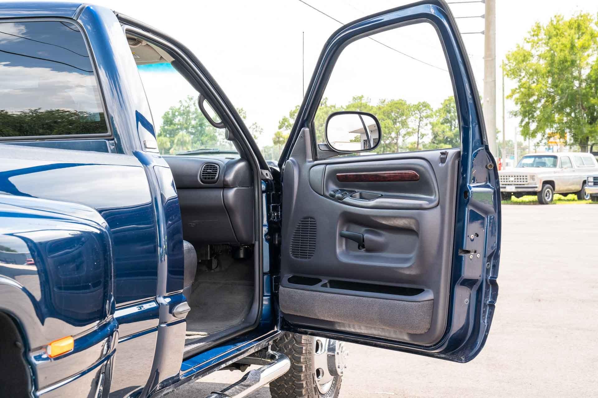 2000-dodge-ram-3500-slt-dually-for-sale-30