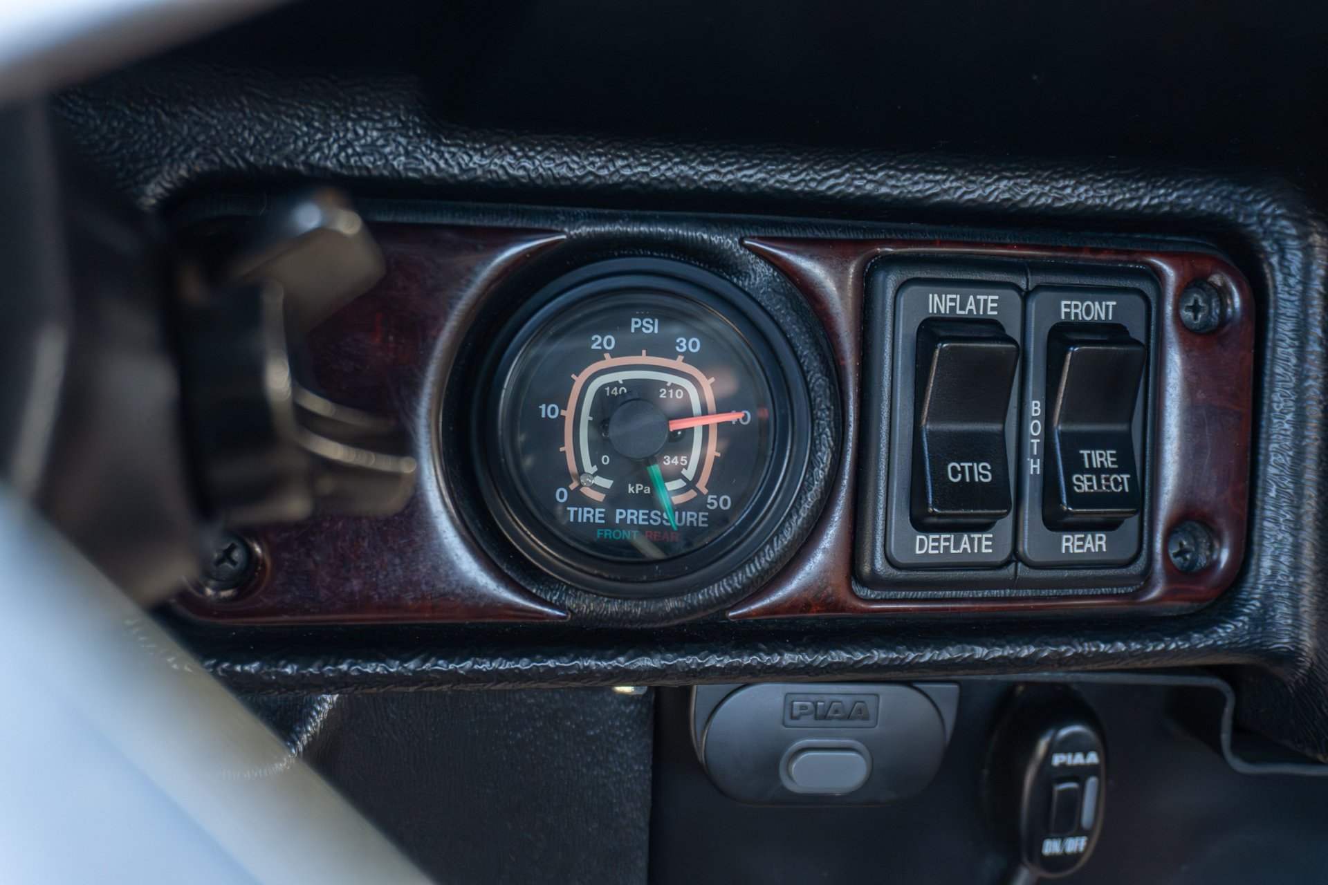2000-hummer-h1 (71)
