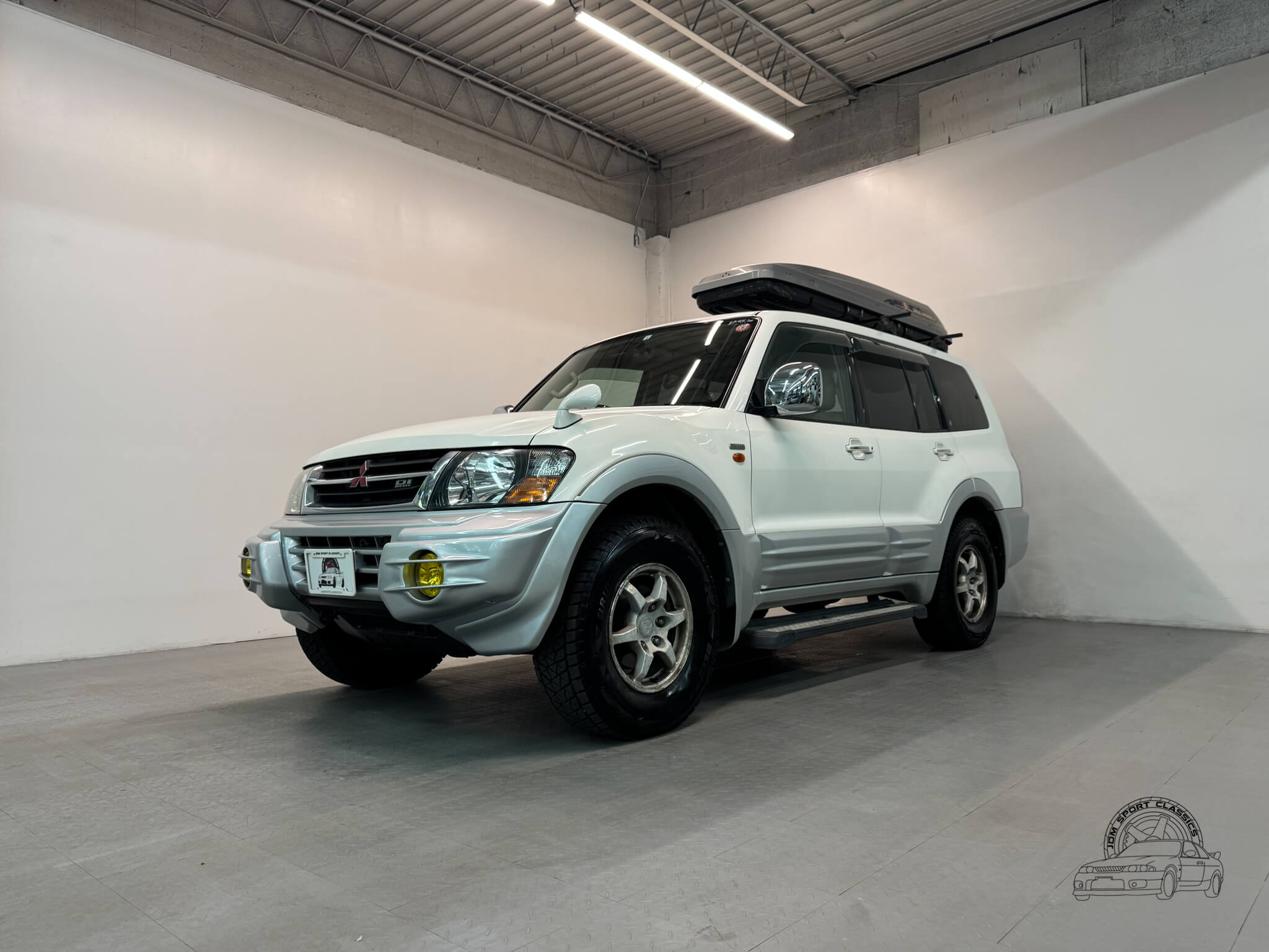 2000-mitsubishi-pajero-super-exceed-for-sale-01