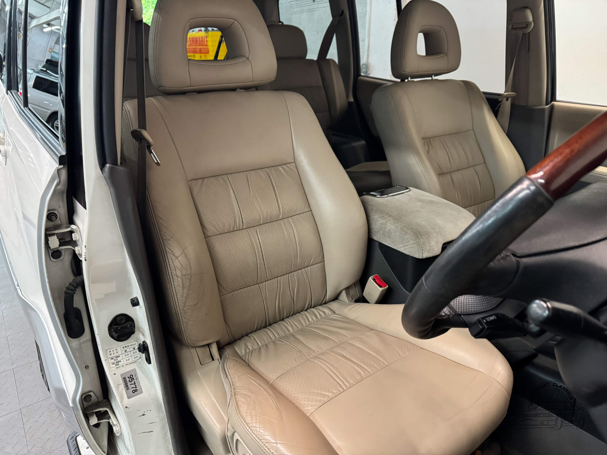 2000-mitsubishi-pajero-super-exceed-for-sale-16