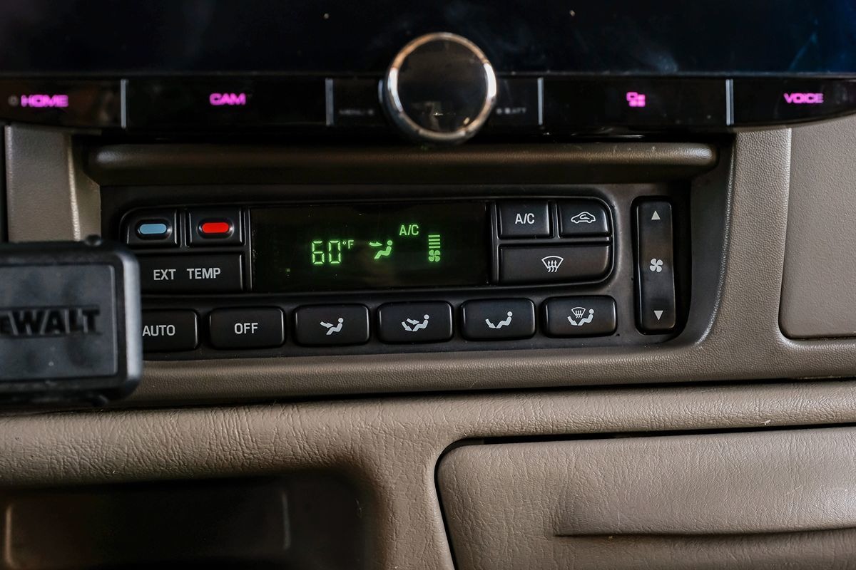 2004-ford-excursion-eddie-bauer-for-sale-dallas-tx-18