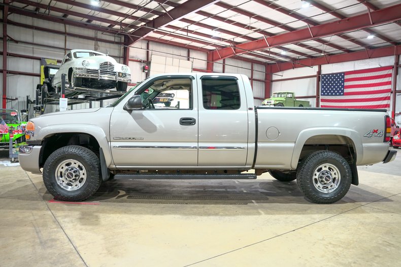 2005-gmc-sierra-2500-4x4-extended-cab-for-sale-grand-rapids-mi-02