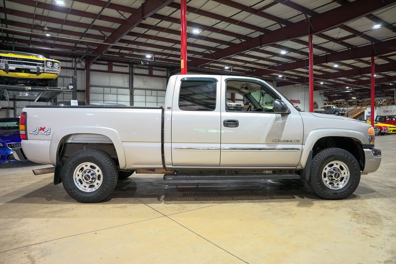 2005-gmc-sierra-2500-4x4-extended-cab-for-sale-grand-rapids-mi-06