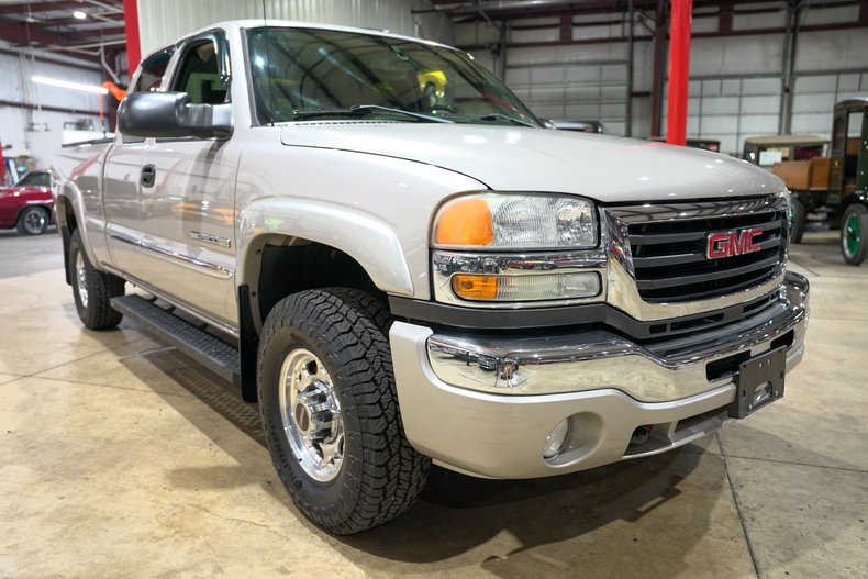 2005-gmc-sierra-2500-4x4-extended-cab-for-sale-grand-rapids-mi-07