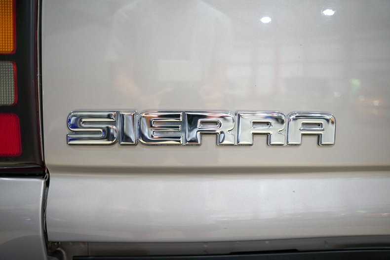 2005-gmc-sierra-2500-4x4-extended-cab-for-sale-grand-rapids-mi-17