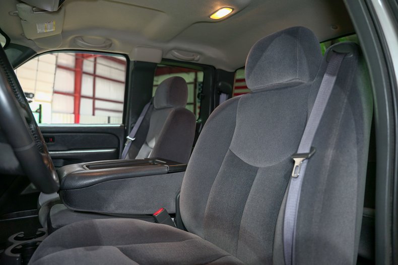 2005-gmc-sierra-2500-4x4-extended-cab-for-sale-grand-rapids-mi-33