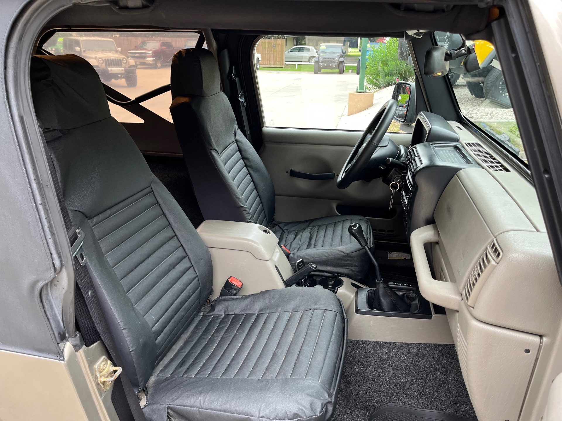 2005-jeep-wrangler-unlimited-rubicon-for-sale (1)