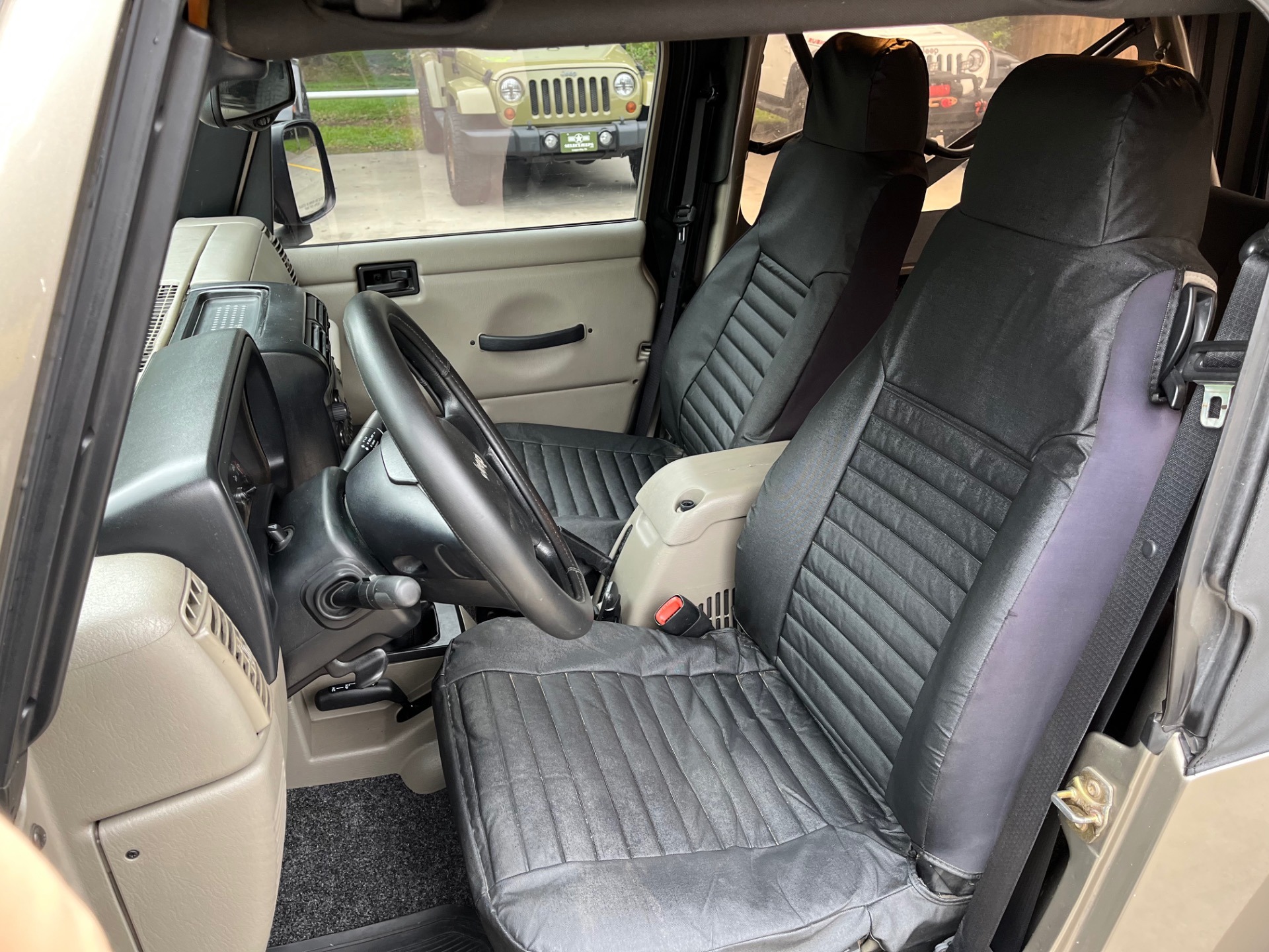 2005-jeep-wrangler-unlimited-rubicon-for-sale (8)