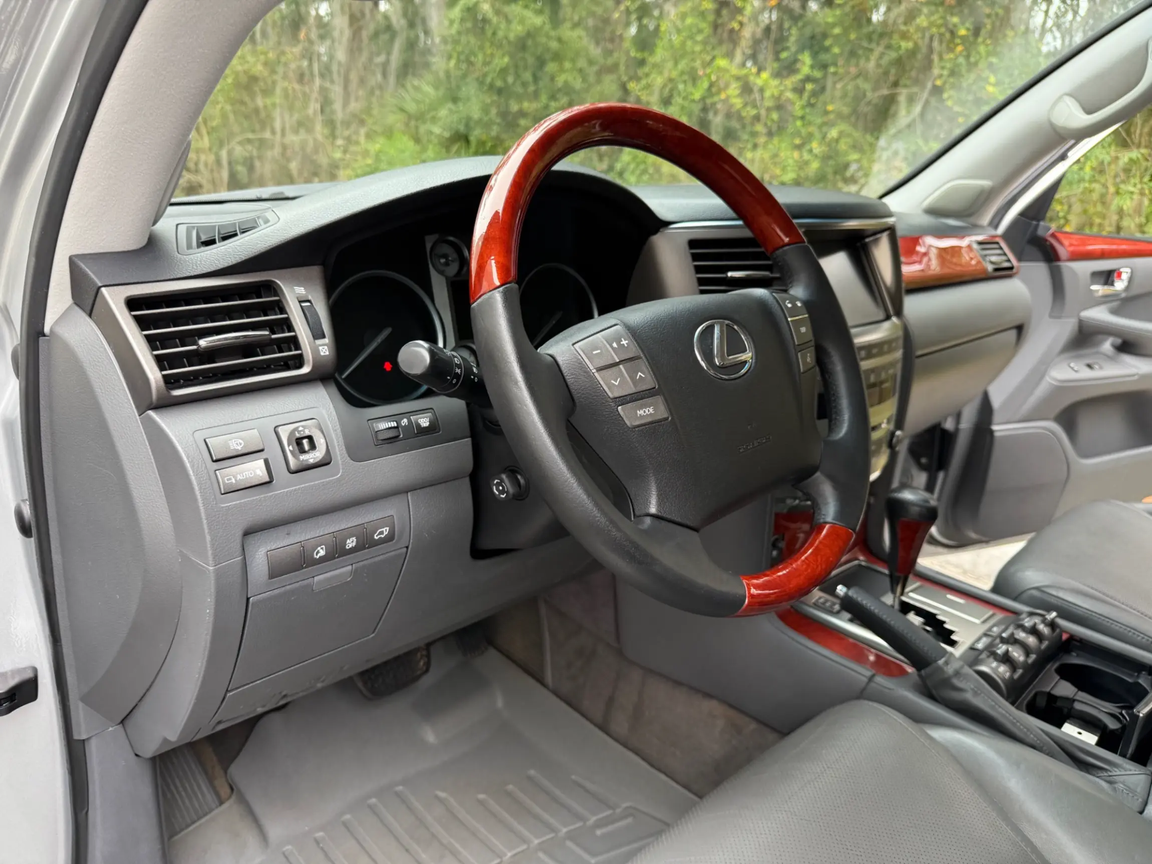 2010 Lexus LX 570 for Sale | Fourbie Exchange