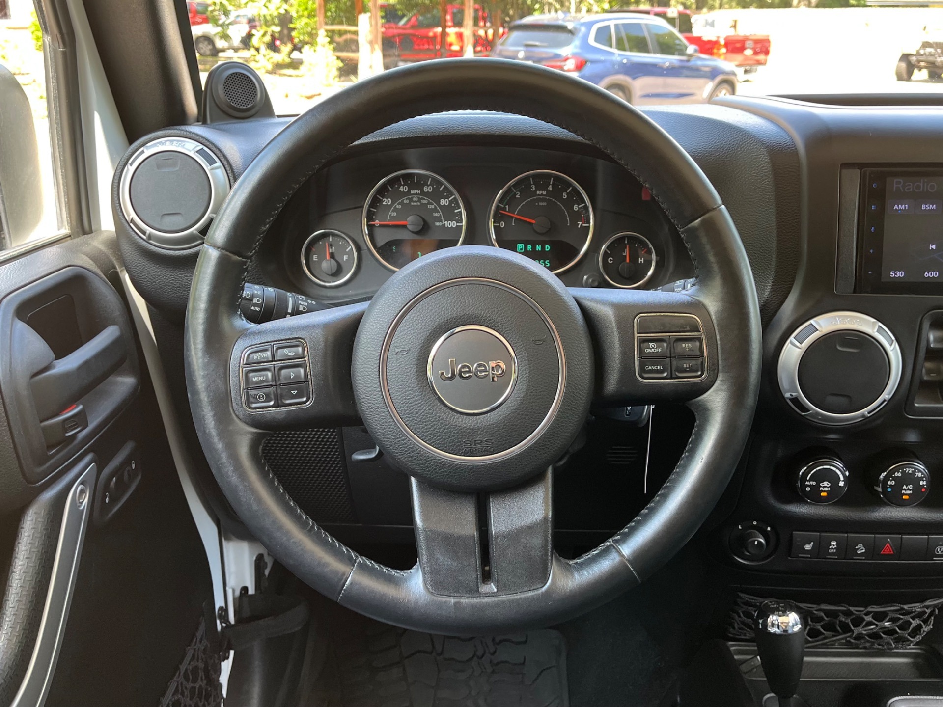 2014-jeep-wrangler-unlimited-sahara-for-sale (11)