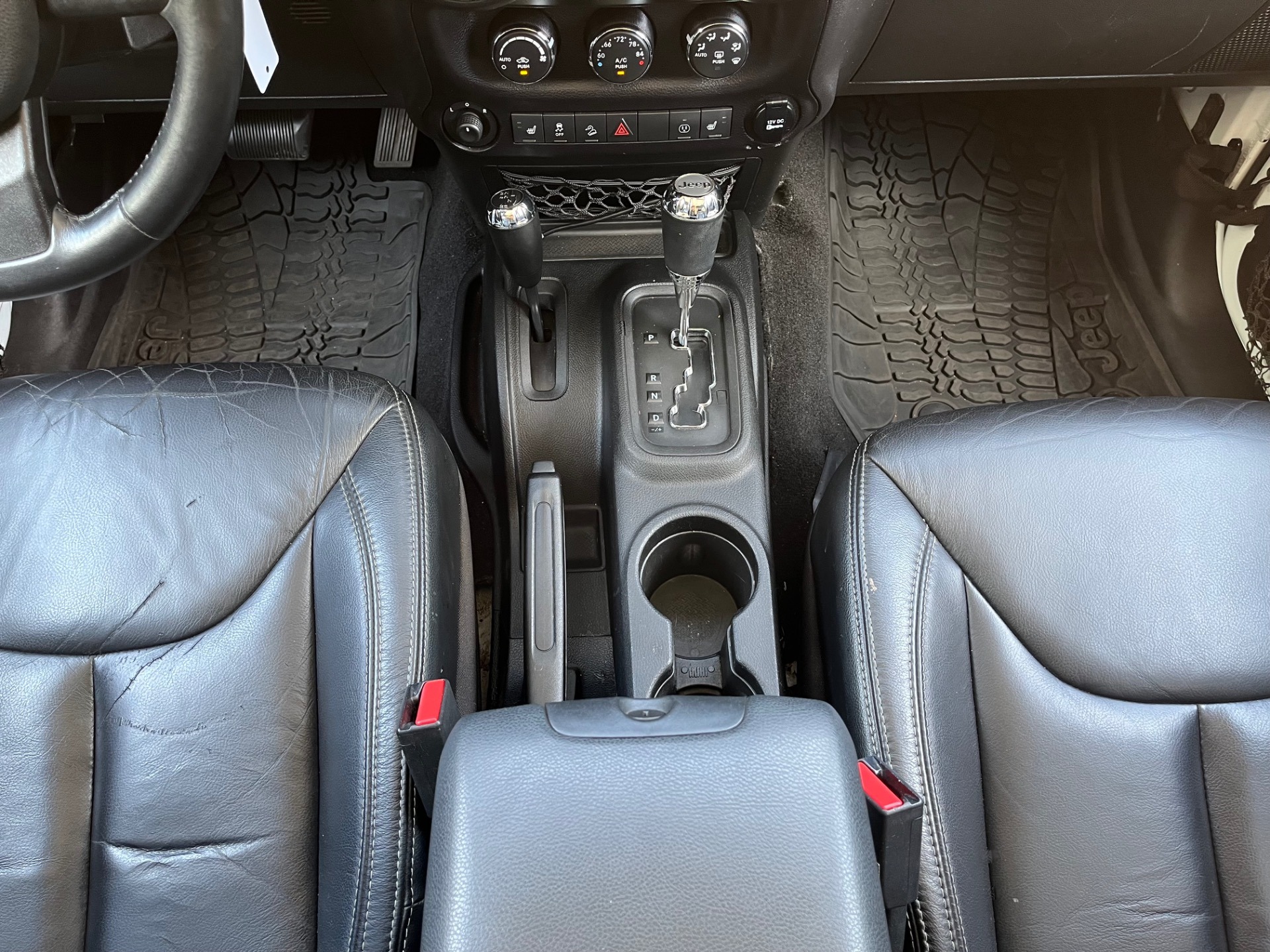 2014-jeep-wrangler-unlimited-sahara-for-sale (13)