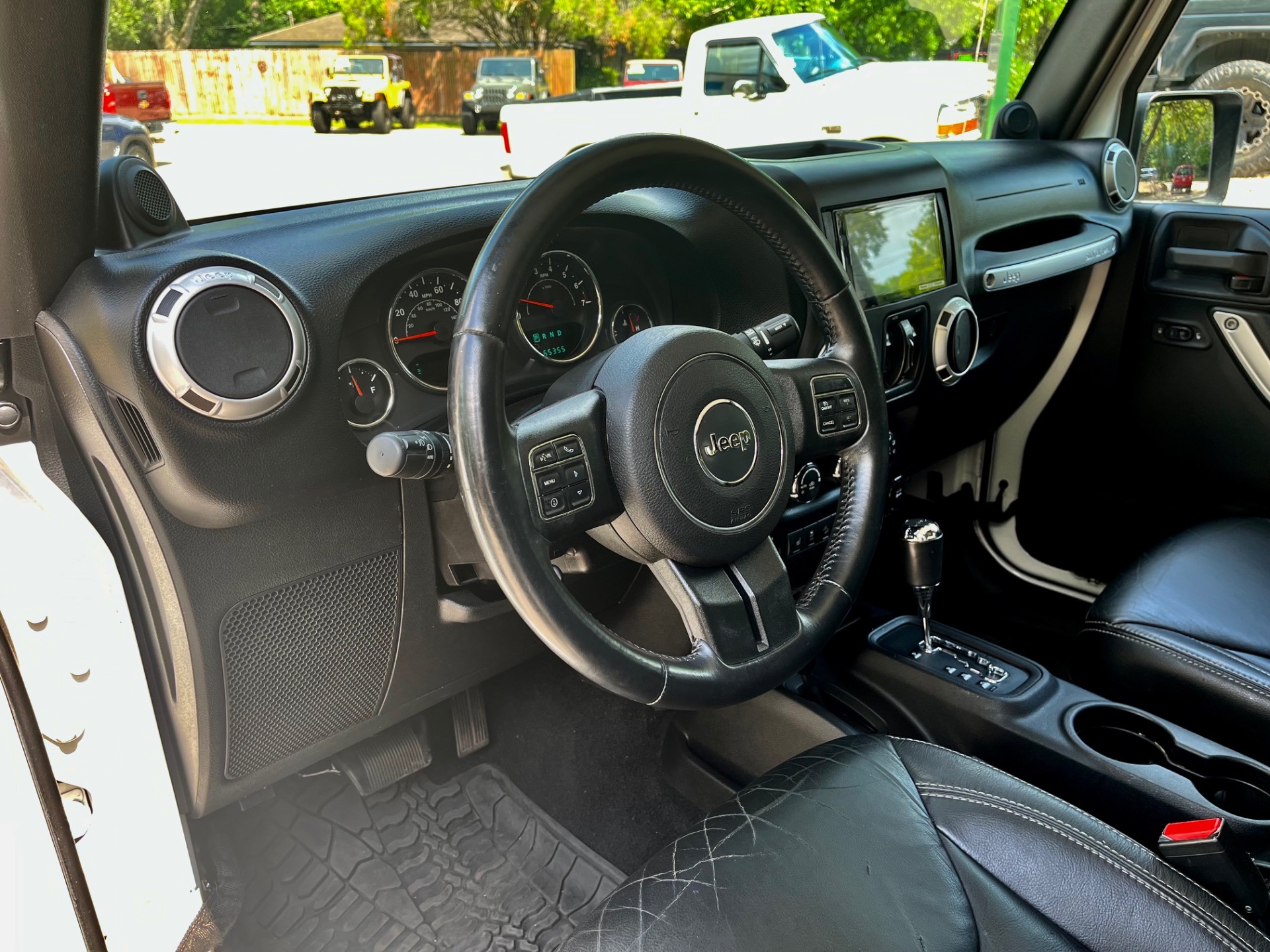 2014-jeep-wrangler-unlimited-sahara-for-sale (14)