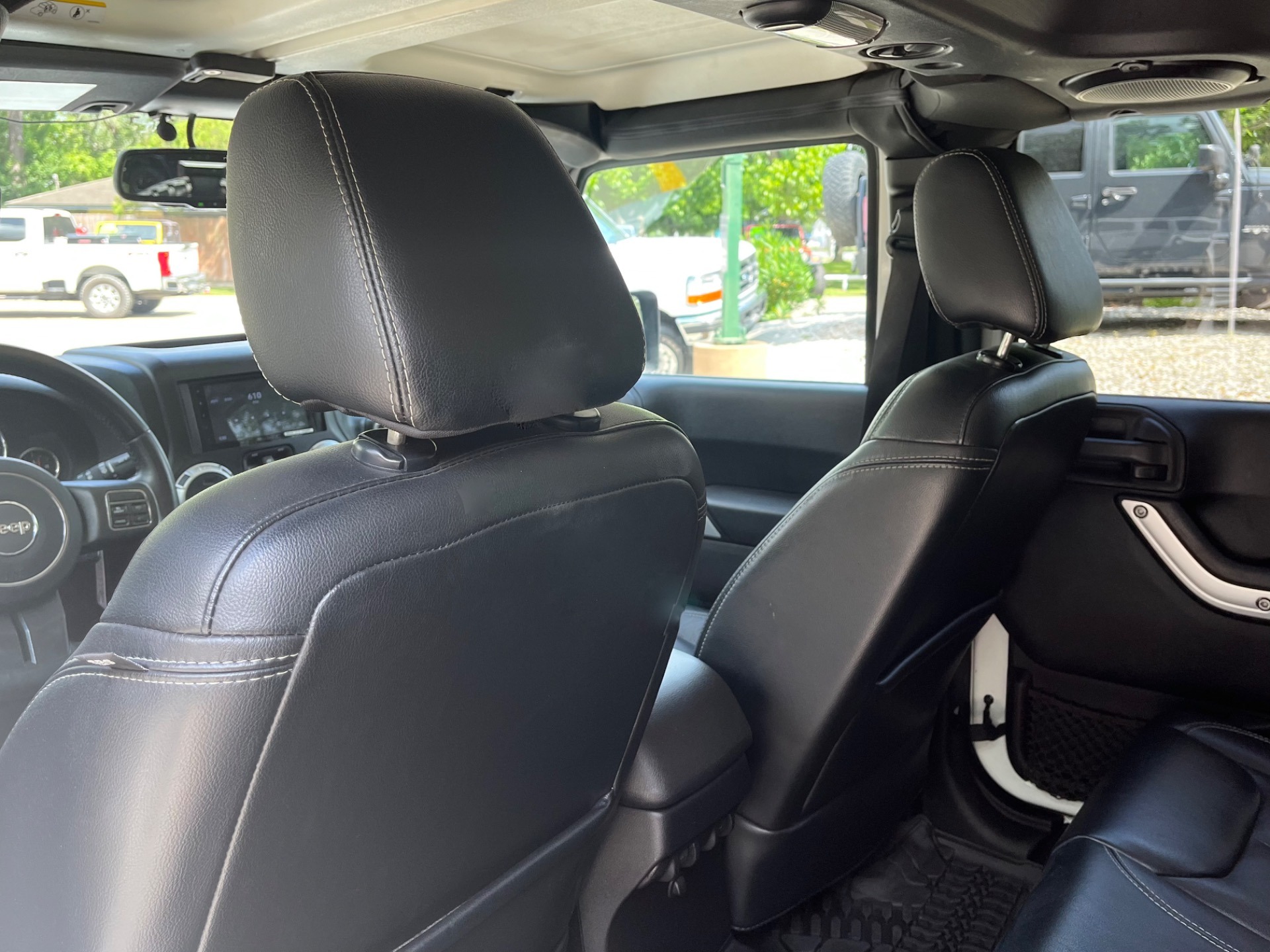 2014-jeep-wrangler-unlimited-sahara-for-sale (4)
