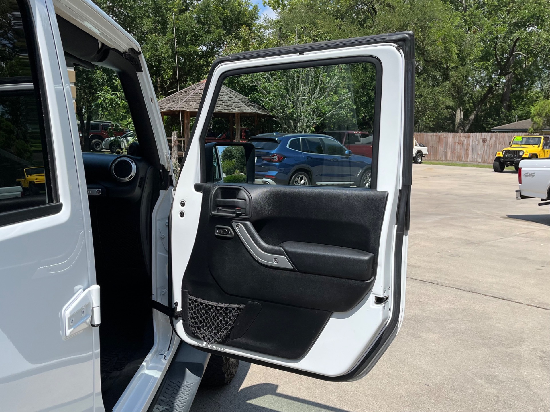2014-jeep-wrangler-unlimited-sahara-for-sale (6)